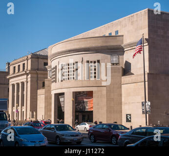 WASHINGTON, DC, Stati Uniti d'America - Stati Uniti Museo commemorativo di Holocaust esterno. Foto Stock