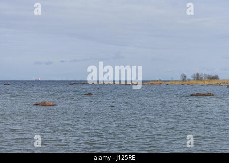 Il mar Baltico e la nave da carico Foto Stock