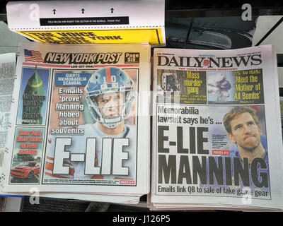 Il New York tabloid Venerdì, Aprile 14, 2017 Relazione sullo scandalo di NY Giants membro del team Eli Manning e la presunta vendita di 'gioco' indossato caschi che non erano. (© Richard B. Levine) Foto Stock