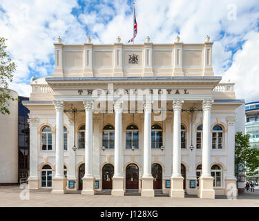 Theatre Royal, la piazza del teatro, Nottingham, Inghilterra, Regno Unito Foto Stock