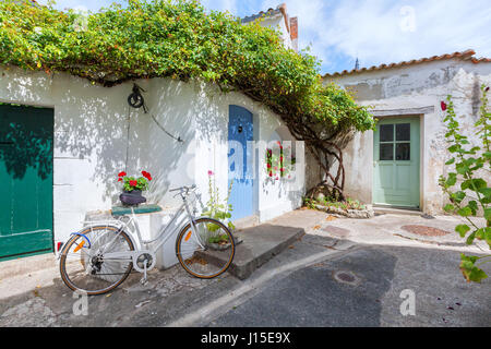 Vicolo in Ars en Re Foto Stock