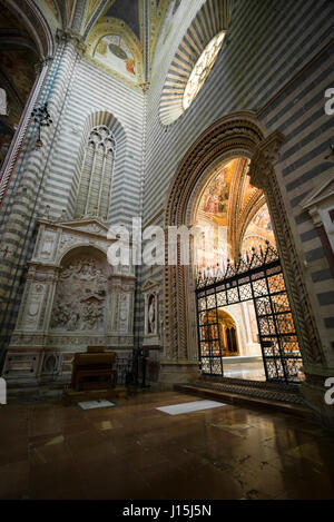 Orvieto. Umbria. Il Duomo di Orvieto e la Cappella di San Brizio (La cappella di San Brizio, o Cappella Nova). Foto Stock