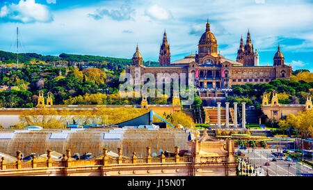 Antenna vista superiore di Barcellona, in Catalogna, Spagna. Il Palau Nazionale, Palazzo Nazionale, Museo Nazionale d'Arte della Catalogna Foto Stock