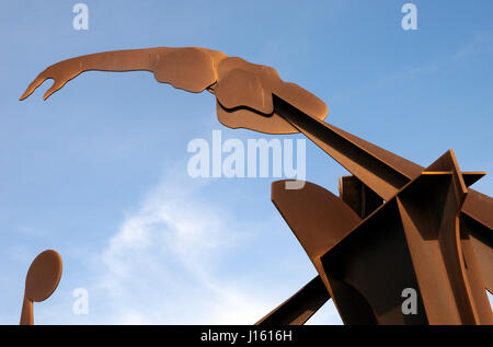 Alfredo lanz " Omaggio a nuoto' scultura, placa del Mar, Barcelona Foto Stock