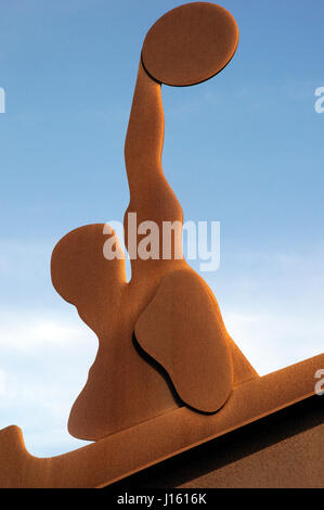 Alfredo lanz " Omaggio a nuoto' scultura, placa del Mar, Barcelona Foto Stock