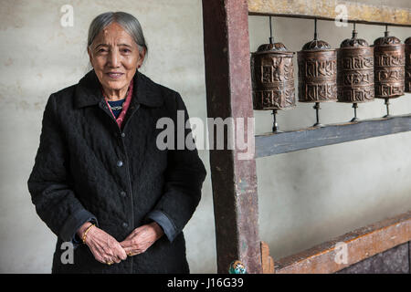 La moglie di ex Mustang il re Jigme Palbar Bista In Lo Manthang, Mustang, Nepal Foto Stock
