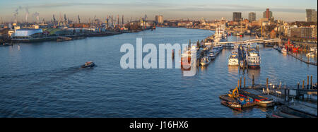 Dal porto di Amburgo, Germania Foto Stock