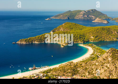 Vista estiva per Oludeniz lagoon beach paesaggio FETHIYE Turchia Foto Stock