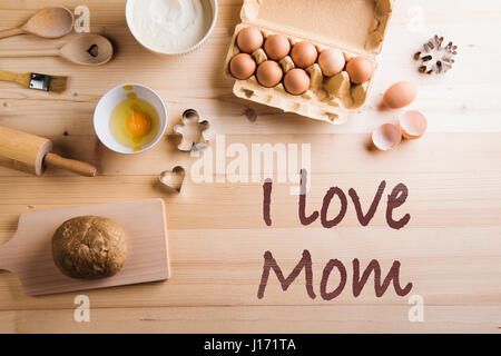 Festa della mamma composizione. La cottura Ingredienti e utensili da cucina Foto Stock