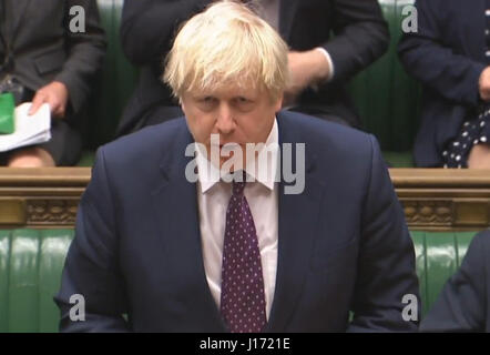 Segretario di Stato per gli affari esteri Boris Johnson fa una dichiarazione alla Camera dei Comuni di Londra, per aggiornare la MPs sulle crescenti tensioni nella penisola coreana in mezzo alle avvertenze da parte di Pyongyang circa il rischio di una guerra nucleare. Foto Stock