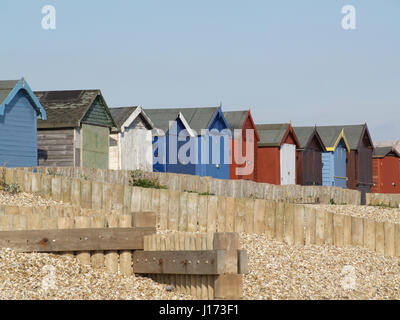 Cabine sulla spiaggia, a Calshot Beach, Fawley Southampton, Hampshire REGNO UNITO Foto Stock