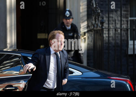 Londra, Regno Unito. 19 Aprile, 2017. Ben Gummer MP, ministro del Cabinet Office e PMO, generale arriva a 10 Downing Street la mattina della votazione parlamentare sulle proposte di future elezioni generali. Credito: Mark Kerrison/Alamy Live News Foto Stock