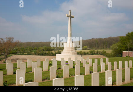 Il grande cimitero di guerra in Maroueil, Francia Foto Stock
