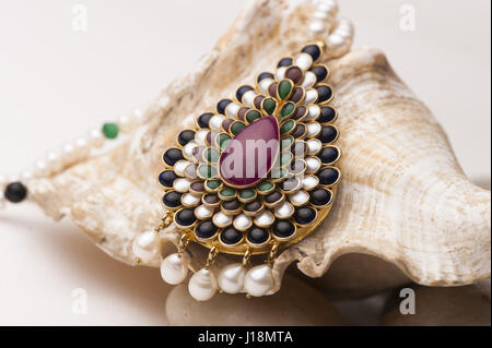 Collana gusci e conchiglie di mare, India, Asia Foto Stock