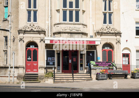 Athenaeum Center, High Street, Warminster, Wiltshire, Inghilterra, Regno Unito Foto Stock