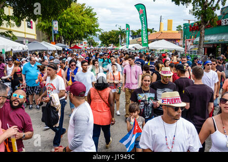 Miami Florida,Little Havana,Calle Ocho Carnaval Miami,festival annuale di strada,carnevale,celebrazione etnica,immigrato etnico latino-latino ispanico Foto Stock
