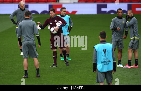 Anderlecht Head Coach Rene Weiler durante la sessione di formazione a Old Trafford, Manchester. Foto Stock