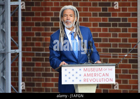 Philadelphia, Pennsylvania, USA. Xix Apr, 2017. Il dottor VINCENT BROWN, professore di africani e Studi afro-americani, Harvard University, parlando durante il Museo della Rivoluzione Americana grand giorno di apertura in Philadelphia PA Credito: Ricky Fitchett/ZUMA filo/Alamy Live News Foto Stock