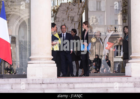 Parigi, Francia. Xix Apr, 2017. Consiglio dei ministri presso il Palais de l'Elysee il 19 Aprile 207 - 19/04/2017 - Francia/Parigi - Consiglio dei ministri francese ha presso il Palais de l'Elysee il 19 Aprile 207 - Julien Mattia/Le Pictorium credito: Le Pictorium/Alamy Live News Foto Stock