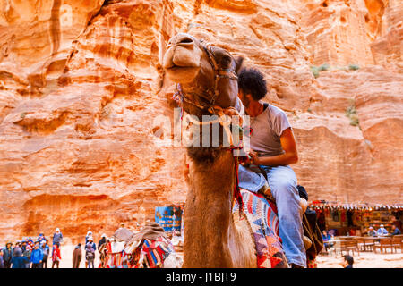 Petra, Giordania- 16 Marzo 2017: Viste della città perduta di Petra nel deserto giordano, una delle sette meraviglie del mondo. Foto Stock