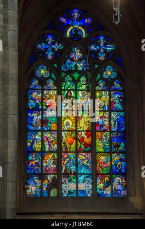 Il primo santuario sul luogo di presente la Cattedrale di San Vito è stato costruito da Venceslao I, duca di Boemia, in 926-30 come la terza chiesa costruita a Pragu Foto Stock