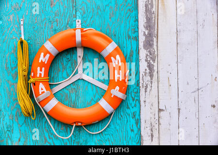 Capannone porta con salvagente in Prince Edward Island, Canada Foto Stock