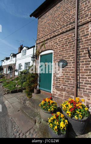 Villaggio di Burton, Inghilterra. Il pittoresco villaggio di Burton sulla penisola di Wirral. Foto Stock