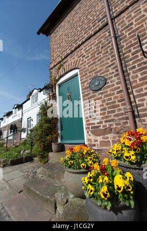 Villaggio di Burton, Inghilterra. Il pittoresco villaggio di Burton sulla penisola di Wirral. Foto Stock