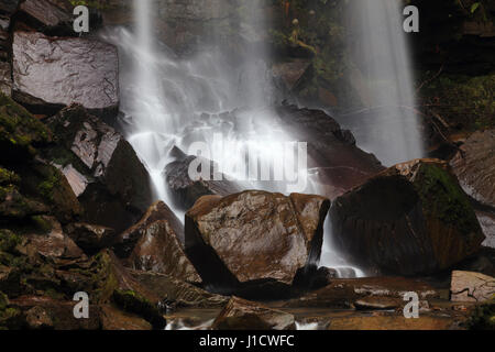 Melincourt cascata nella valle di Neath, Galles Foto Stock