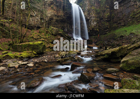 Melincourt cascata nella valle di Neath, Galles Foto Stock