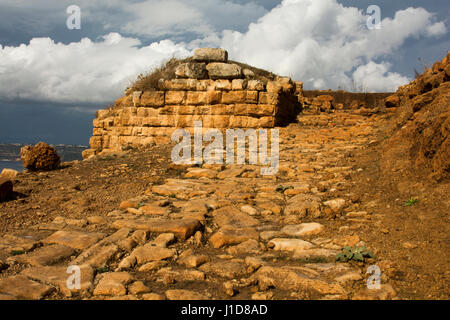 L'entrata principale per la Aptera che era una città antica in Creta occidentale costruito dal VII secolo a.c. e distrutta nel 824 AC. Foto Stock