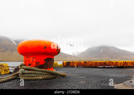 In Bollard Siglufjörður, Isola, Nord Europa Foto Stock