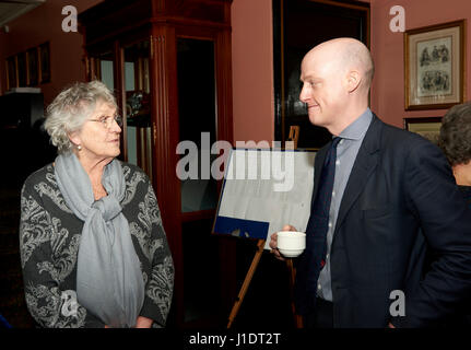 Germaine Greer e Harry Mount all'Oldie of the Year Awards 2017 Foto Stock