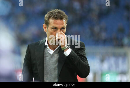 Gelsenkirchen (Germania). Xx Apr, 2017. Schalke coach Markus Weinzierl mostrato prima della UEFA Europa League quarti di finale 2 gamba partita di calcio tra FC Schalke 04 e Ajax Amsterdam in la Veltins Arena di Gelsenkirchen, Germania, 20 aprile 2017. Foto: Ina Fassbender/dpa/Alamy Live News Foto Stock