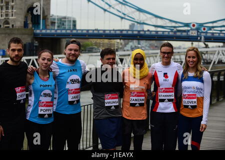 Tower Hotel, Londra, Regno Unito. Xxi Aprile 2017. Guide speciali photocall al di fuori del Tower Hotel. Credito: Malcolm Park/Alamy Live News. Foto Stock