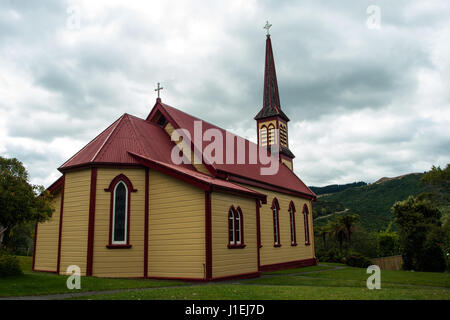 Chiesa di legno in Gerusalemme, Isola del nord, Nuova Zelanda Foto Stock