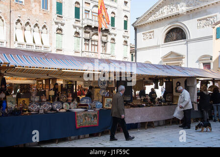 Mercato di antiquariato in San Maurizio square, Venezia Foto Stock