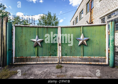 Cancello di Chernobyl-2 base militare, la centrale nucleare di Cernobyl la zona di alienazione area intorno al reattore nucleare disastro in Ucraina Foto Stock