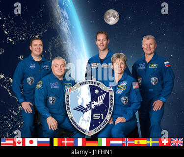 Ritratto ufficiale della NASA La Stazione Spaziale Internazionale Expedition 51 Soyuz MS-04 missione il primo equipaggio (L-R) astronauta americano Jack Fischer, cosmonauta russo Fyodor Yurchikhin di Roscosmos, astronauta francese Thomas Pesquet dell'Agenzia spaziale europea, astronauta americano Peggy Whitson, e il cosmonauta russo Oleg Novitskiy di Roscosmos presso il Johnson Space Center Febbraio 7, 2017 a Houston, Texas. (Foto di Foto NASA/NASA via Planetpix) Foto Stock