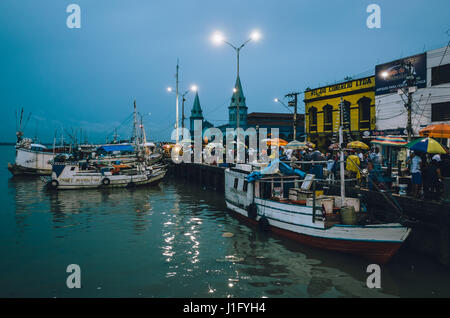 Ver-o-peso mercato del pesce all'alba Foto Stock