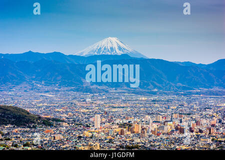 Kofu, Giappone skyline con Mt. Fuji. Foto Stock