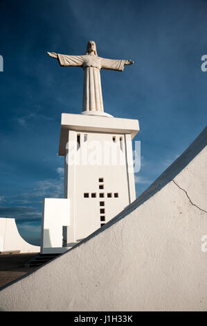 Il Cristo Re statua (Cristo Rei) a Lubango, in Angola è stata costruita nel 1957 Foto Stock