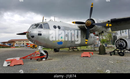 Blagnac, Francia - 15 Aprile 2017: Nord Aviation 2501 Noratlas Miss Pacifique esposti al museo dell'Ailes Anciennes de Toulouse in Blagnac, Fr Foto Stock