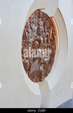 Iraq e Afghanistan Memorial da Paolo giorno, svelata dalla Regina Elisabetta II nel marzo 2017, Victoria Embankment Gardens, Londra, Inghilterra Foto Stock