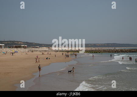 La spiaggia di Cascais, Lisbona, Portogallo. Foto Stock