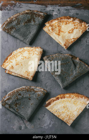 Varietà di nero e di bianco frittelle Foto Stock