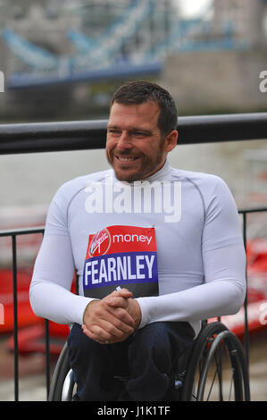 Londra, Regno Unito. 21st. Aprile, 2017. Kurt Fearnley (AUS) presso la Vergine denaro maratona di Londra pre-gara photocall per la sedia a rotelle Elite, Tower Hotel, Londra, Regno Unito. Credito: Michael Preston/Alamy Live News Foto Stock