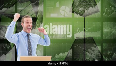 Composito Digitale digitale di immagine composita di happy businessman con grafica tech in background Foto Stock