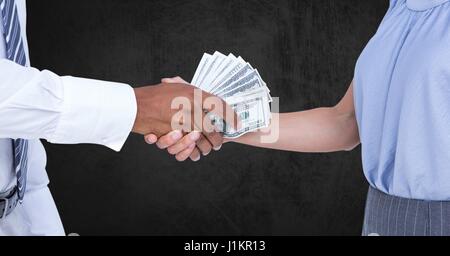 Composito Digitale di immagine ritagliata della gente di affari tenendo il denaro che rappresenta il concetto di corruzione Foto Stock