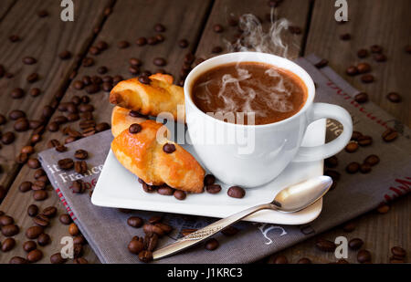 Tazza da caffè con fagioli Foto Stock